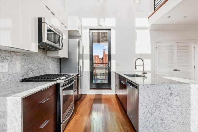 Photo - 1469 Harvard St NW