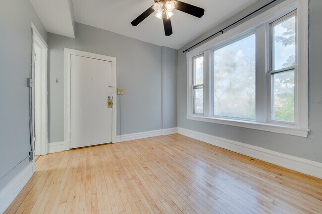 Photo - 2511 W Le Moyne St Unidad 3