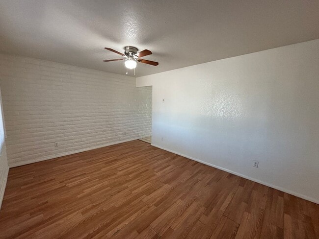 Photo - 673 W 41st St Unit 1