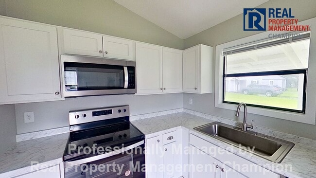 Photo - Adorable 2 BD/1 BA Duplex with Covered Back Patio
