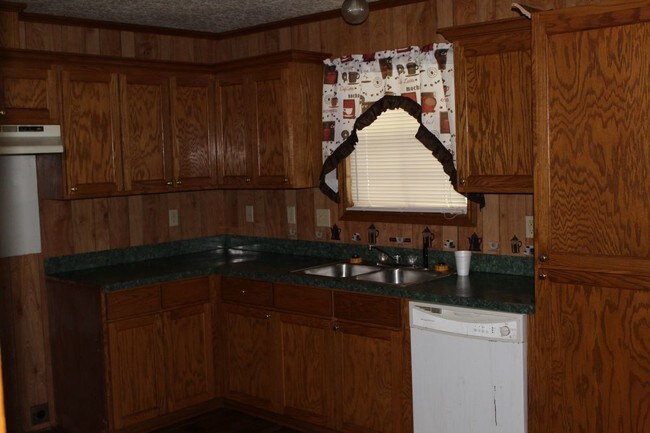 Photo - 215 Trewhill Parkway