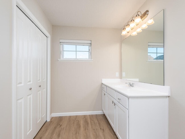 Photo - 580 SE 4th Ave