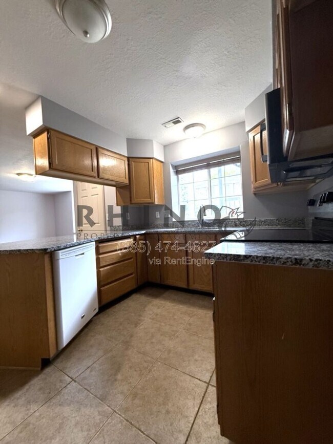 Building Photo - 370 W 4900 S Unit 8