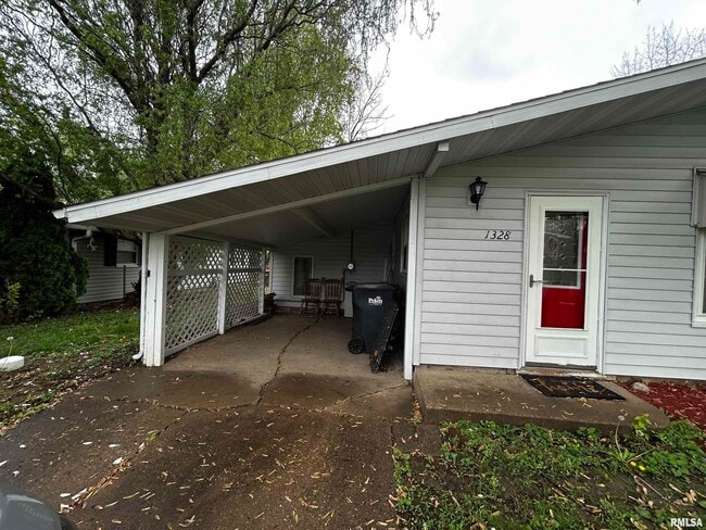 Photo - 1328 Hilltop Dr