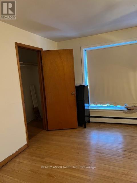 Photo - 586 Warden Ave.