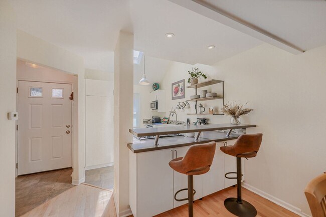 3015 Edison Ct