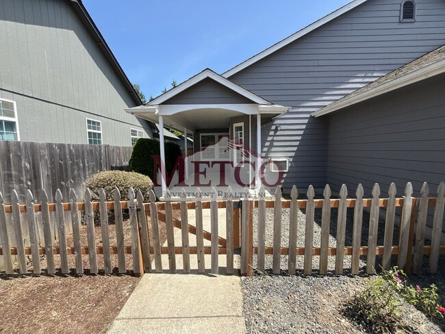 Fabulous 3 bed / 2 full Bath Cal Young are... - Fabulous 3 bed / 2 full Bath Cal Young are... Townhome