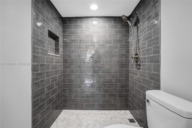 Photo - 7100 NW 17th St Unidad 305