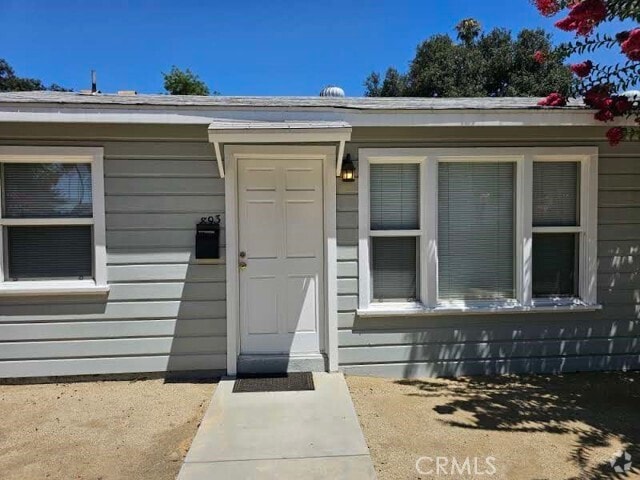 Building Photo - 893 N Oakland Ave Rental