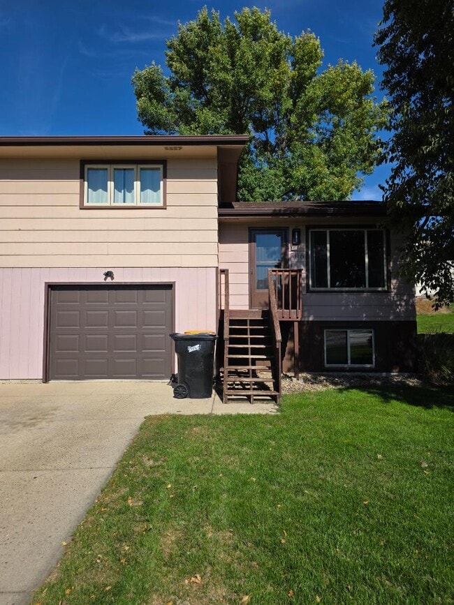 Photo - 708 W Interstate Ave