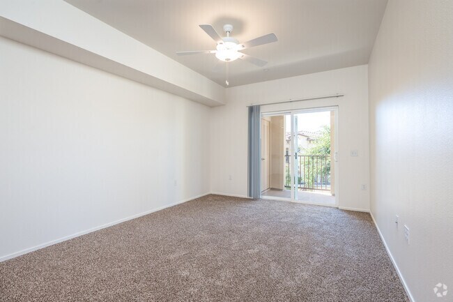 2BR, 1.5BA - 809SF - Living Room