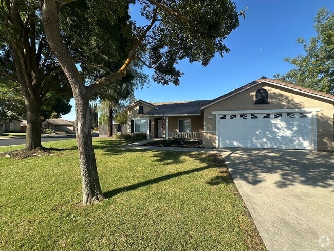 Building Photo - Remodeled 3 bedroom 2 bathroom home locate...