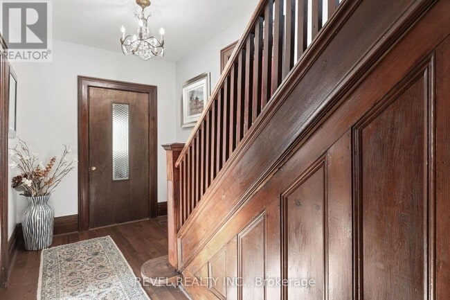 Photo - 1804 Sturgeon Rd