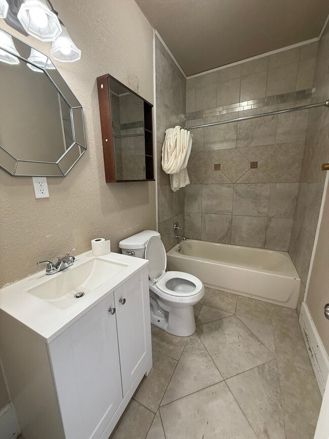 1002 S Montana St Unit 1002 S Montana #C