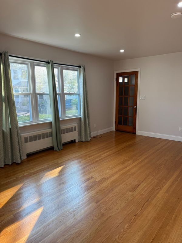 Building Photo - 146 French St Unit 1st Floor