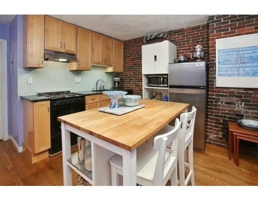 Photo - 17 Grove St Unit 2