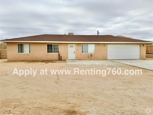 Building Photo - Very Nice 3 bedroom 2 Bathroom Home Near D...