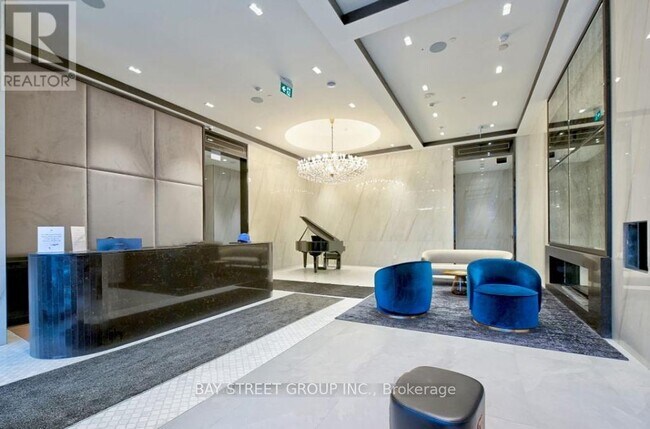 Photo - 8 Wellesley St W Unité 1715