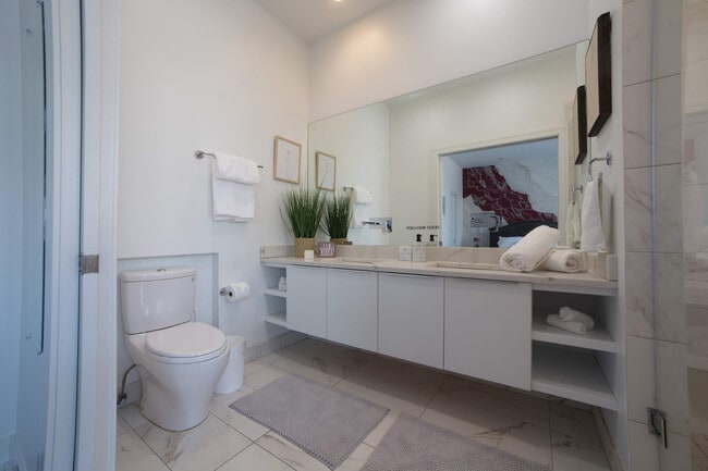 Photo - 2048 W Chicago Ave Unidad ID1244904P