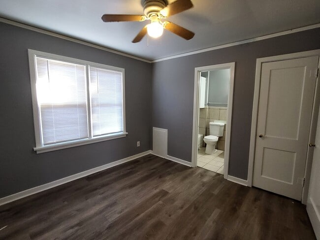 Building Photo - 1210 SW 10th Ave Unit 1210 SW 10th #1