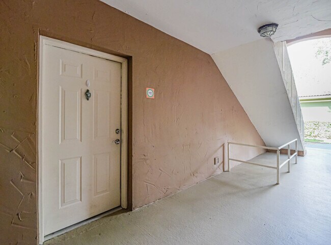 Photo - 5060 Fairways Cir Unidad # F112