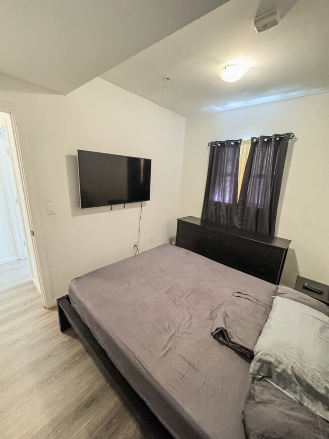 Photo - 810 7th St Unit 106