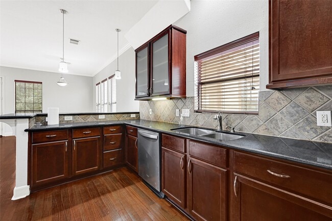 Photo - 1409 St Emanuel St