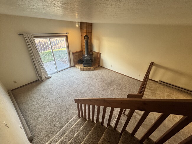 Building Photo - 220 S 16th Ave