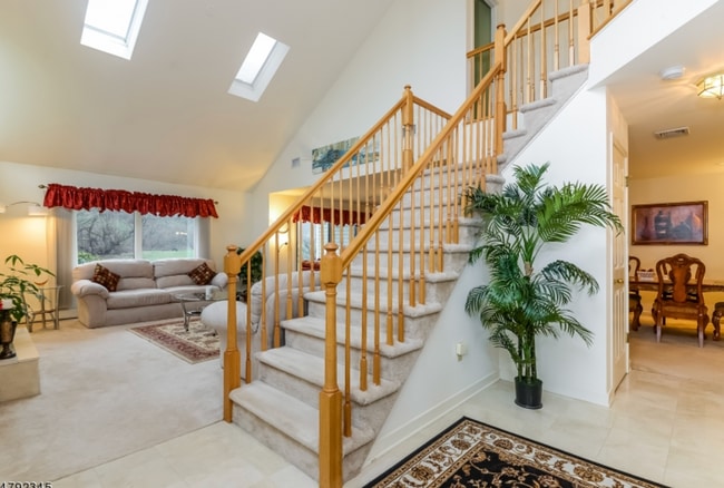 Photo - 94 Hagerman Ct