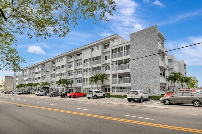 Photo - 329 SE 3rd St Unit 103R