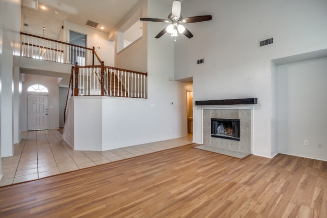 Photo - 2401 Redfield Dr
