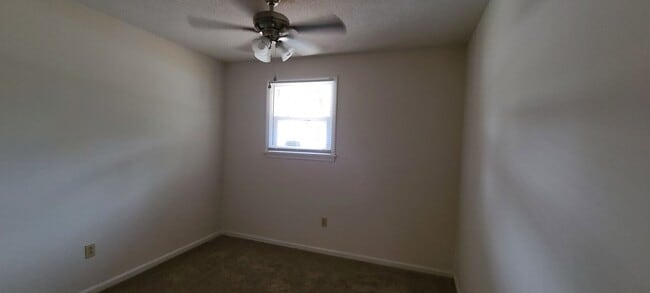 Photo - 4 Bedroom home near Summerville High School- (NOT Section 8 approved)