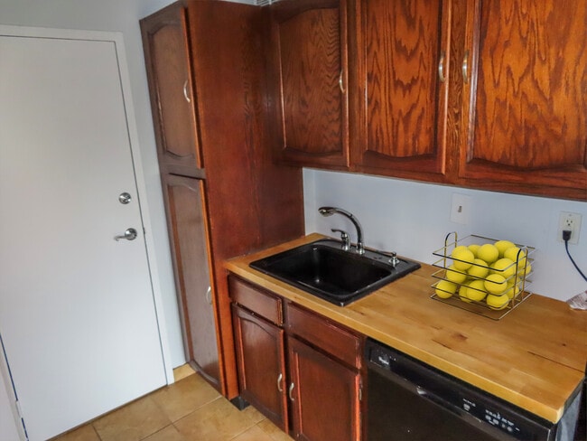 Photo - 3900 Tunlaw Rd NW Unit 602