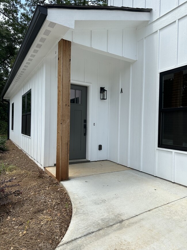 Photo - 249 N Carter St