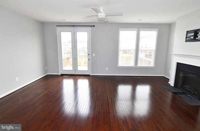 Photo - 165 Solara Dr