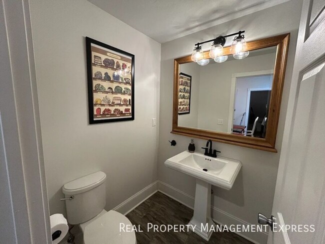 Photo - Furnished 5 Bedroom, 3.5 Bath Home