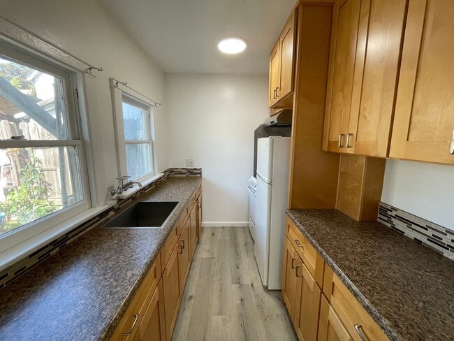 417 W 10th St Unidad 417 W 10th St