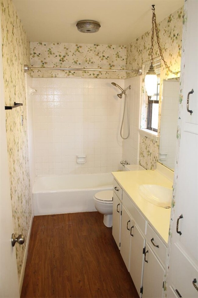 Photo - 535 W Prairie Lea St