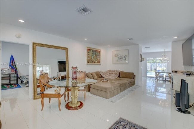 Photo - 2601 NE 11th Ct
