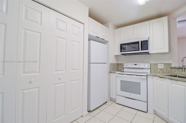 Photo - 3453 NW 44th St Unit 105