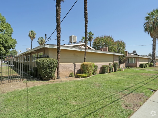 4431 E Sierra Madre Ave
