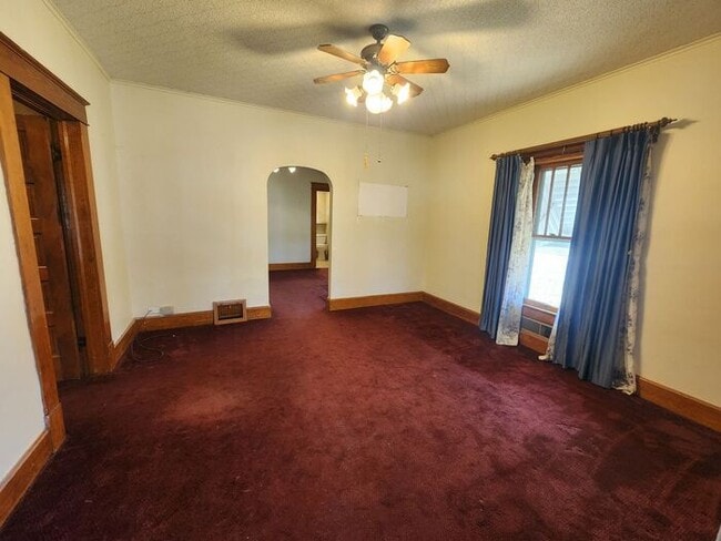 Photo - 1 Bedroom House Near Shopping, Parks and Little League Field