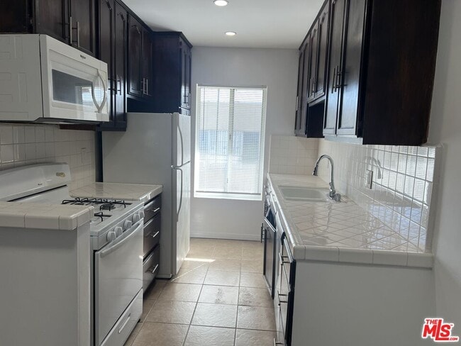 Photo - 1024 N Stanley Ave