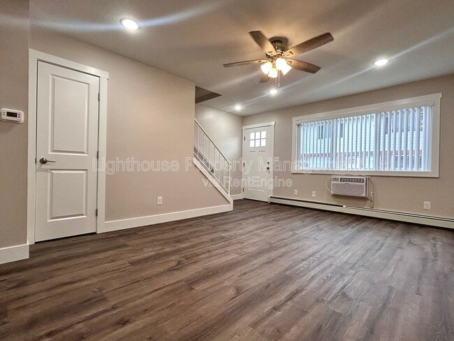Photo - 2855 Taft Ave SW