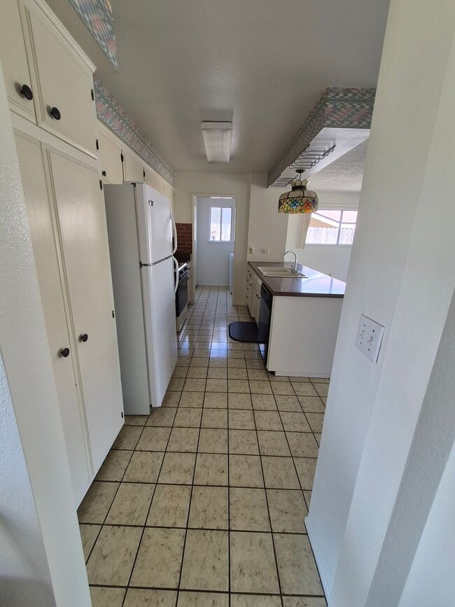 Photo - 611 E Cherry Ave