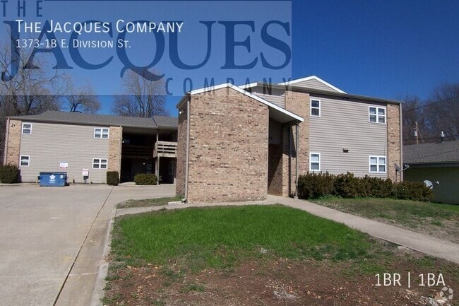 Building Photo - 1 E Division St Rental