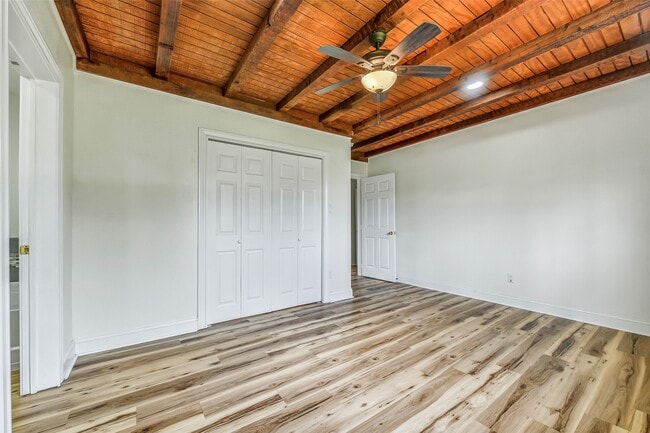 Photo - 4712 33rd St E