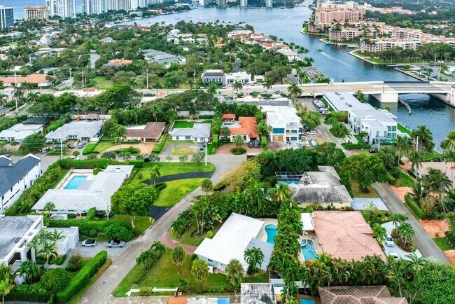 Photo - 121 NE Spanish Ct