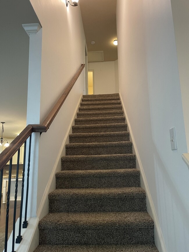 Photo - 765 Westmoreland Ln NE