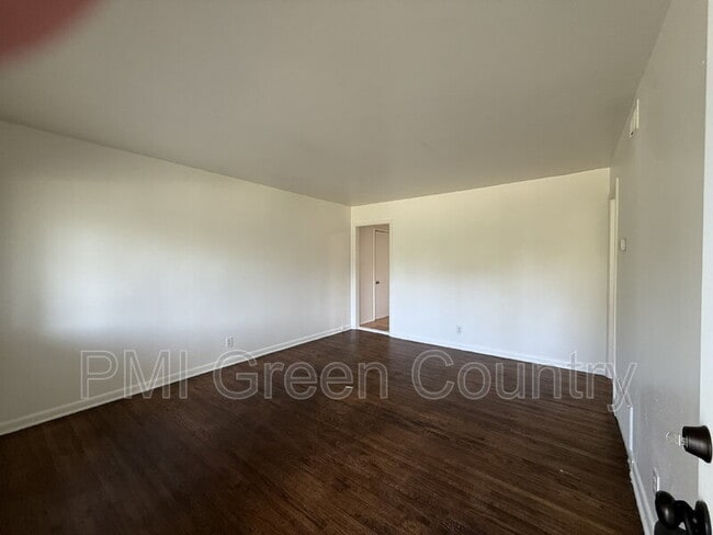 Photo - 1547 E 51st St N